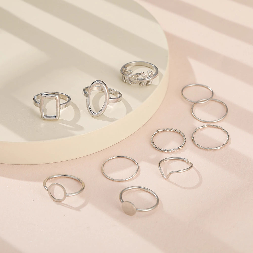 Set of 11 elegant silver rings