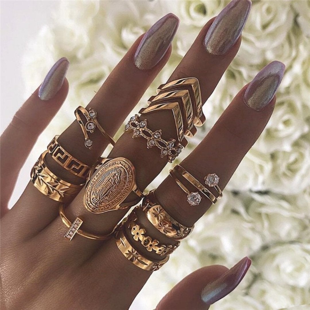 Exclusive collection of 8 to 12 stylish rings