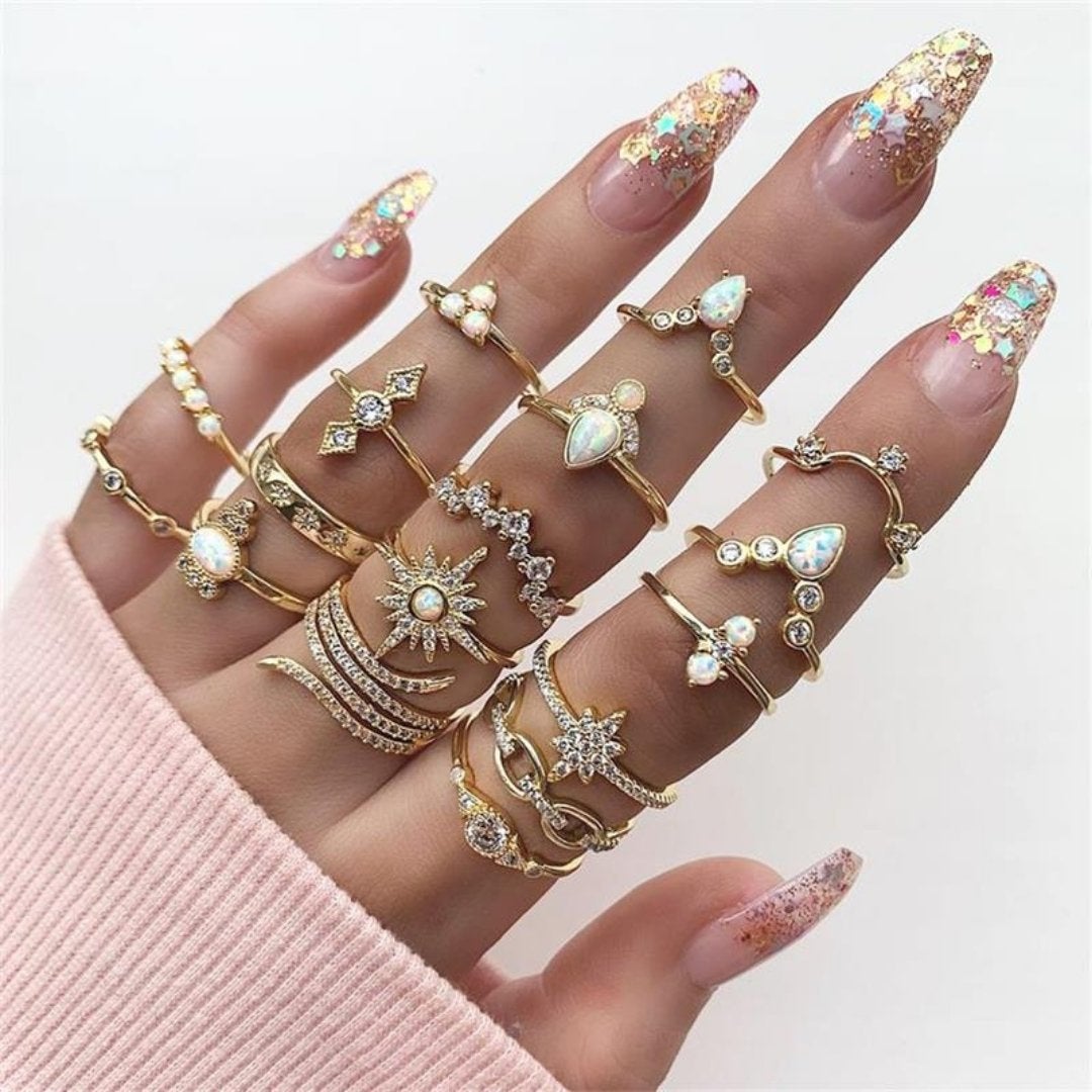 Exclusive collection of 8 to 12 stylish rings