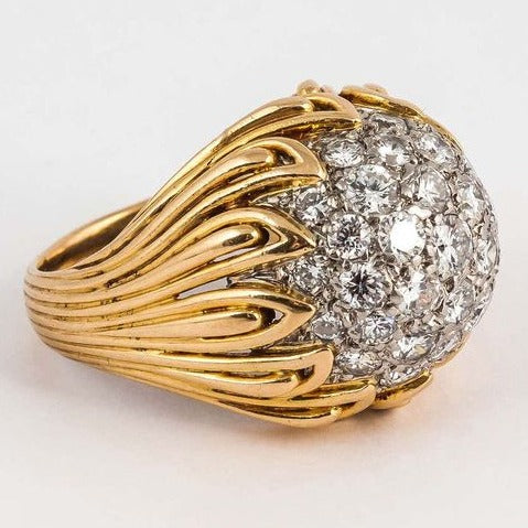 Elegant Vintage Ring in Radiant Gold Shine