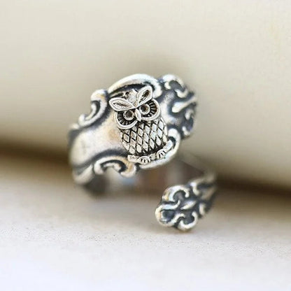 Flexible Owl Spoon Ring – a magical accessory for any occasion!