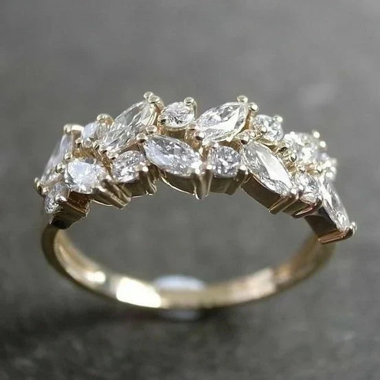 Elegant Vintage Flower Ring in Silver