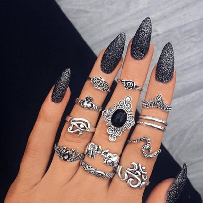 Exclusive collection of 8 to 12 stylish rings