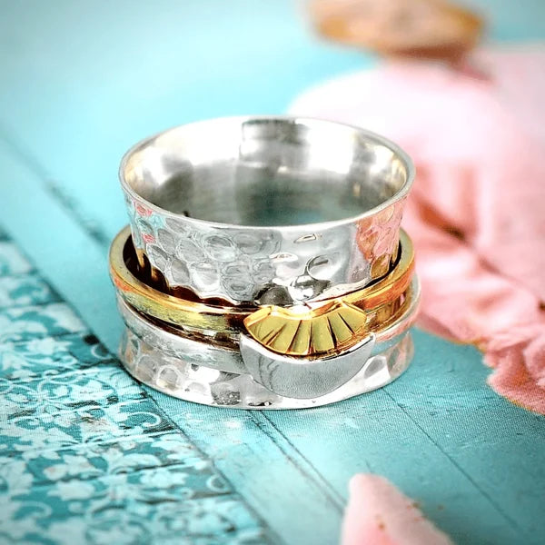 Sun and Moon Motif Spinner Ring for Relaxation