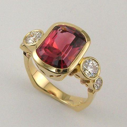 Exquisite Vintage Red Glass & Zirconia Gold Ring