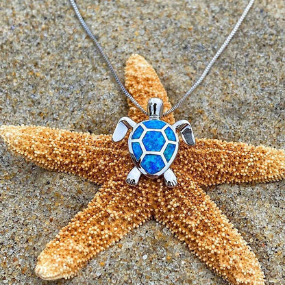 Elegant Sea Turtle Jewelry Set: Necklace and Earrings made of Sparkling Opal and Fine Silver