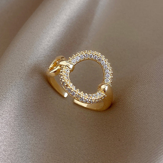 Radiant Gold Elegance Ring