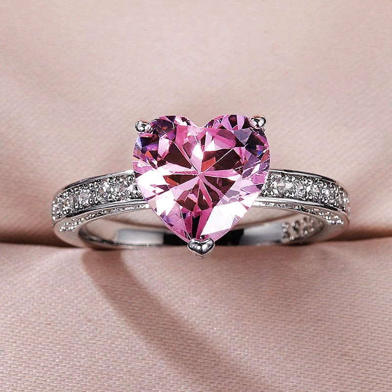 Elegant adjustable heart ring made of high-quality zirconium in radiant silver
