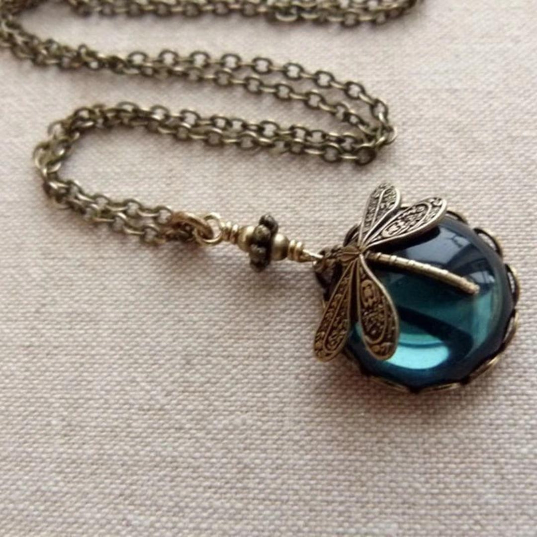 Charming Vintage Dragonfly Necklace