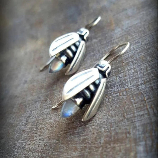 Elegant Silver Boho Bee Earrings for a Touch of Nature Style