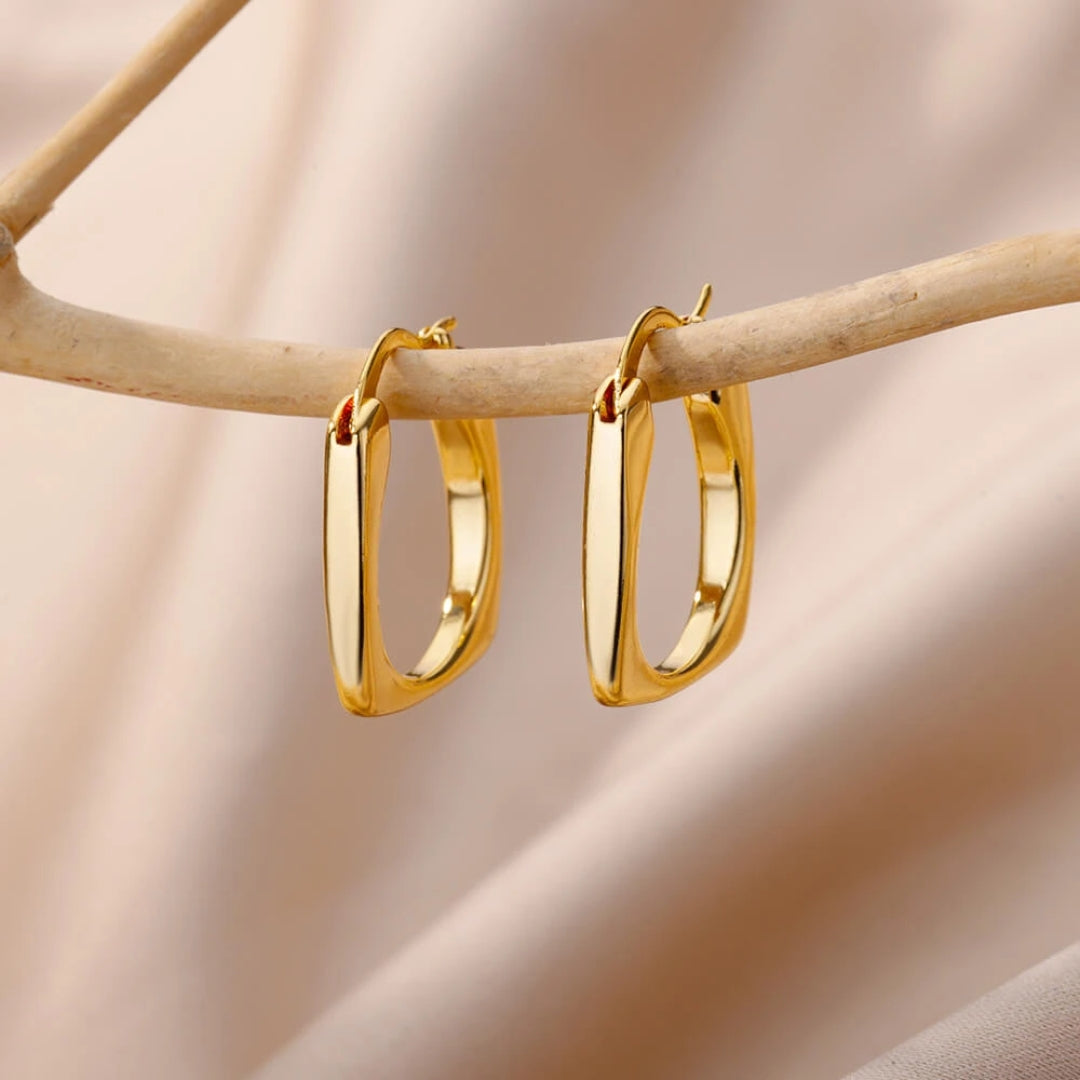 Stunning Gold Earrings for a Touch of Elegance