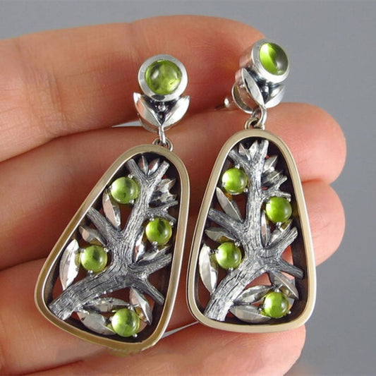 Elegant green crystal earrings made of the finest silver