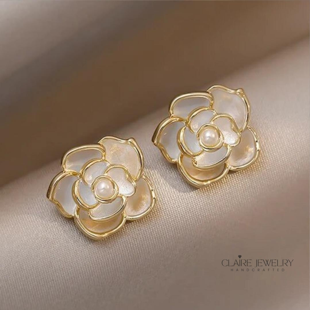 Elegant white flower earrings with pearls