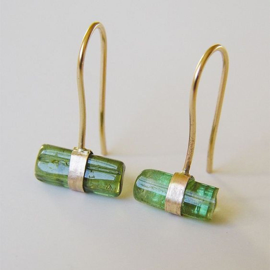 Elegant Vintage Gold Earrings with Green Stone