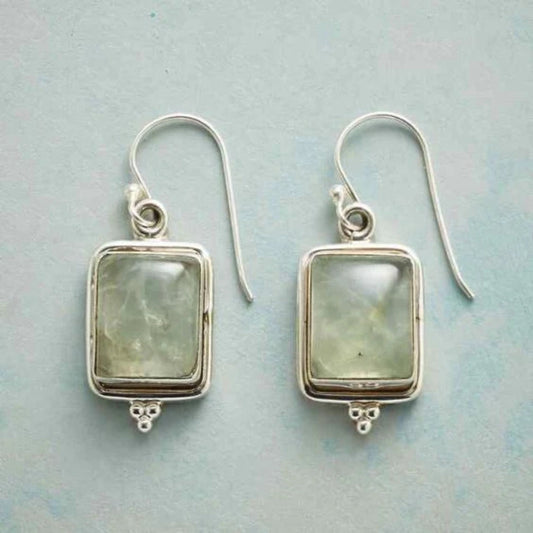 Elegant green square vintage earrings