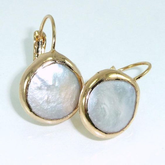 Elegant Vintage Golden Earrings with White Stone