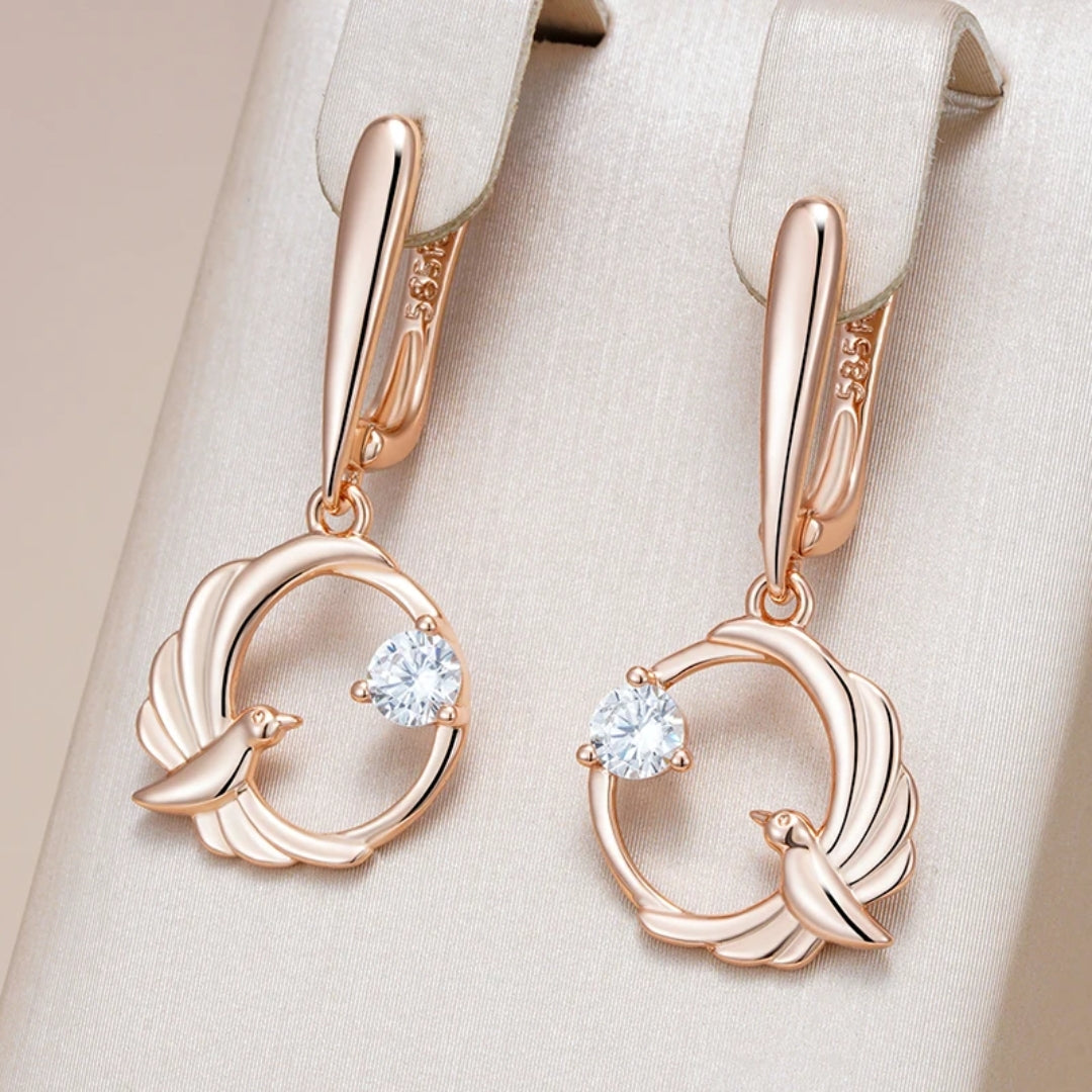 Glamorous gold-plated earrings with sparkling little birds