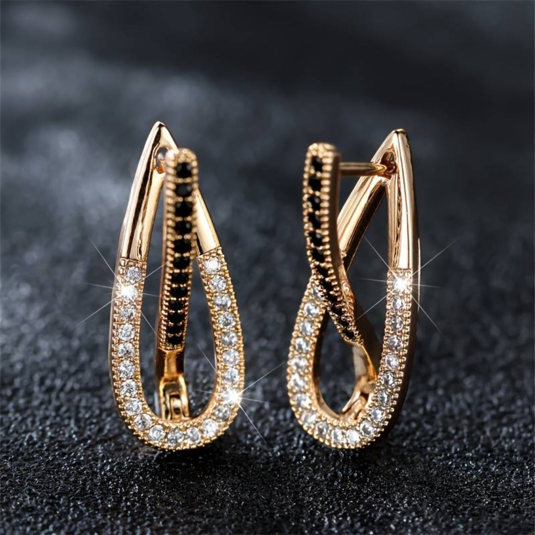 Chic shiny black earrings for an elegant look