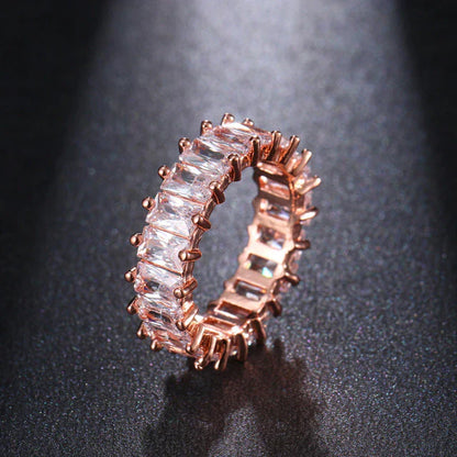 Elegant Zirconia Ring in Radiant Gold and Silver