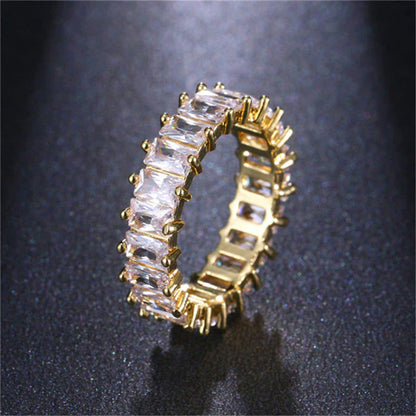 Elegant Zirconia Ring in Radiant Gold and Silver