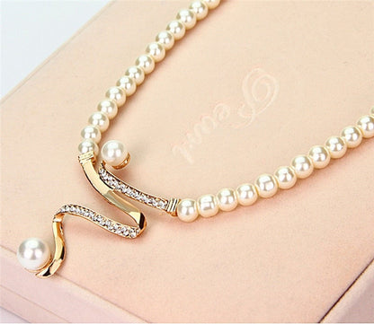 Elegant Natural Pearl Necklace and Earring Set