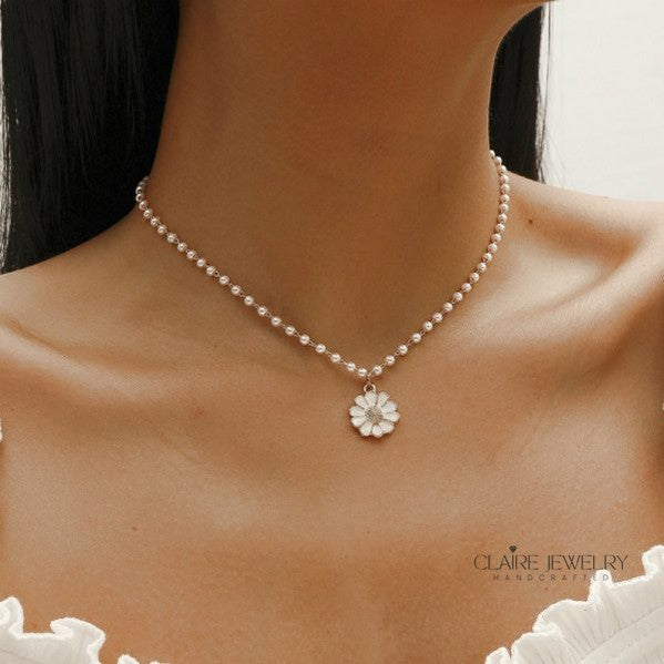 Daisy with Pearl Pendant