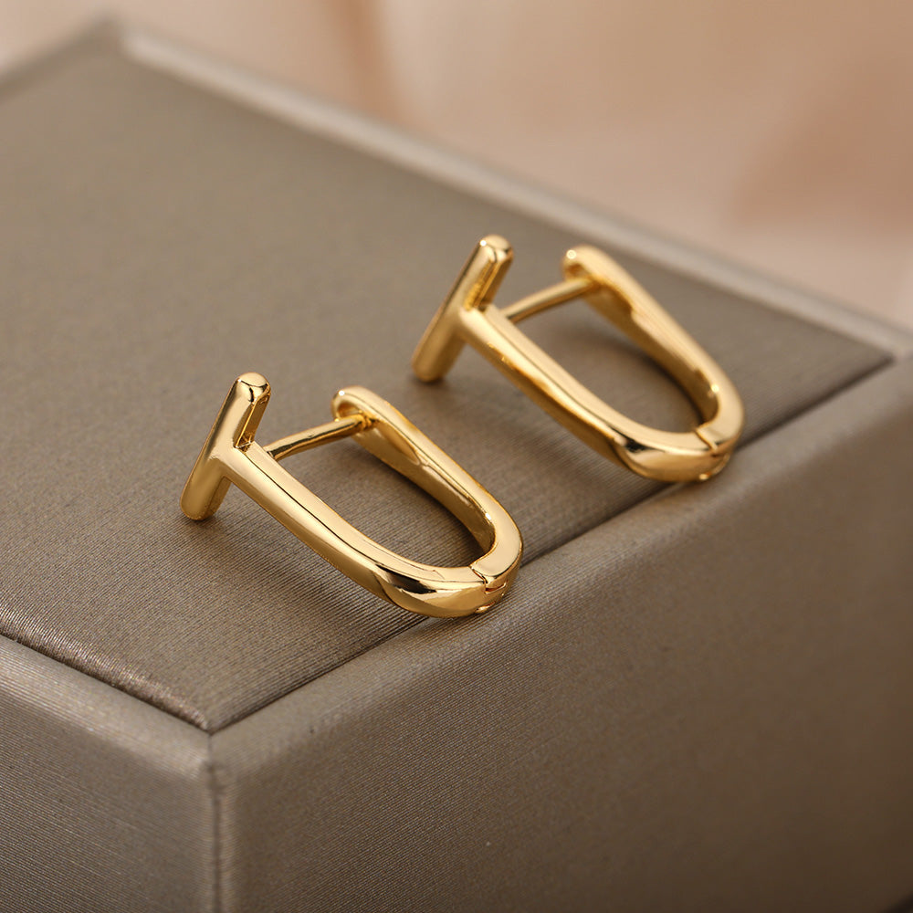 Elegant Minimalist Gold Earrings for Timeless Style