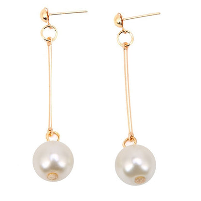 Elegant swinging earrings with exquisite hand-picked pearls