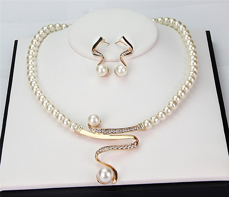 Elegant Natural Pearl Necklace and Earring Set