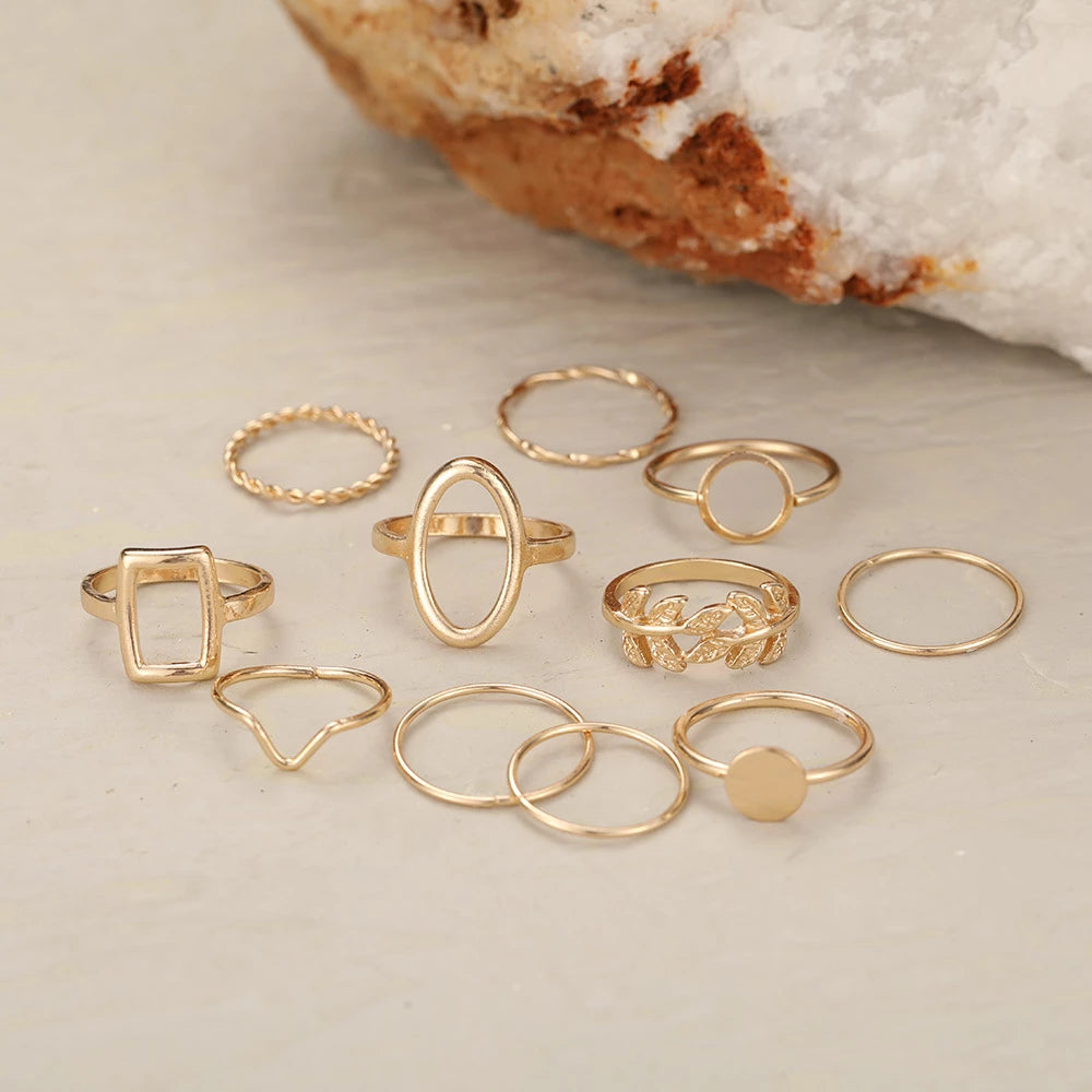 Set of 11 elegant silver rings