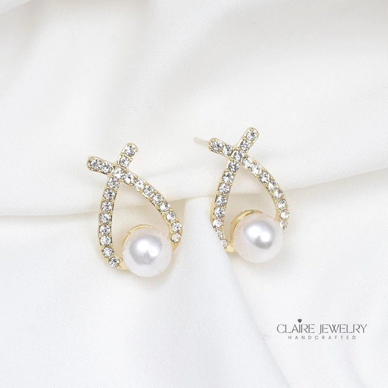 Pearl earrings with glitter