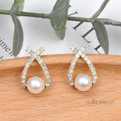 Pearl earrings with glitter