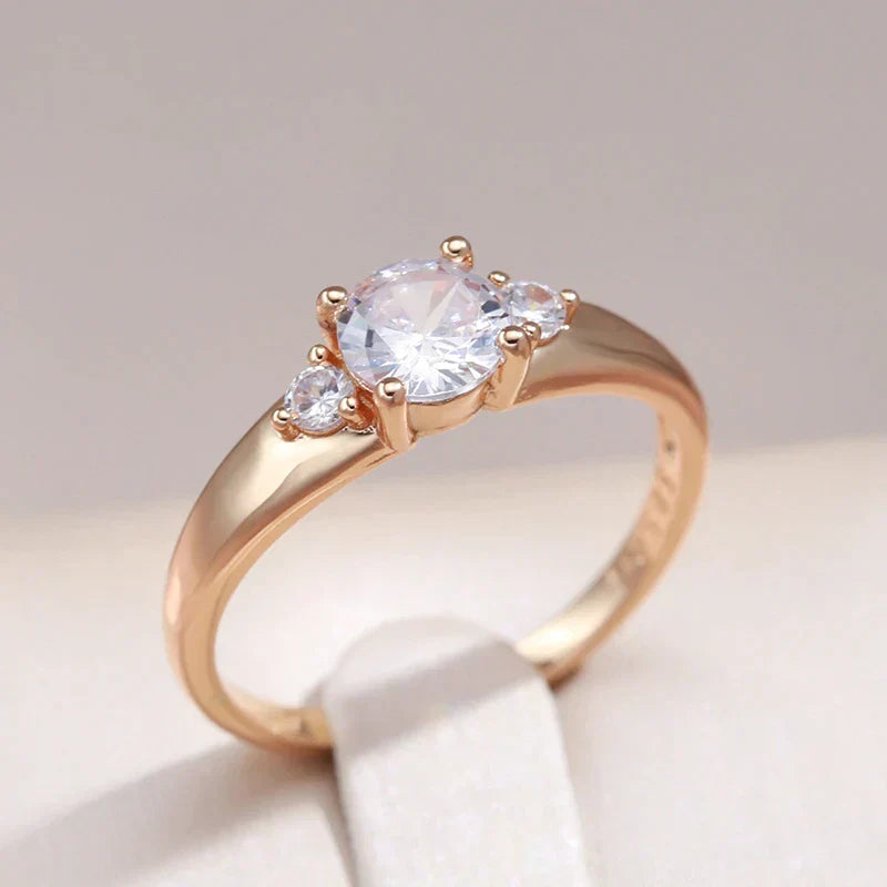 Elegant gold ring with sparkling crystal