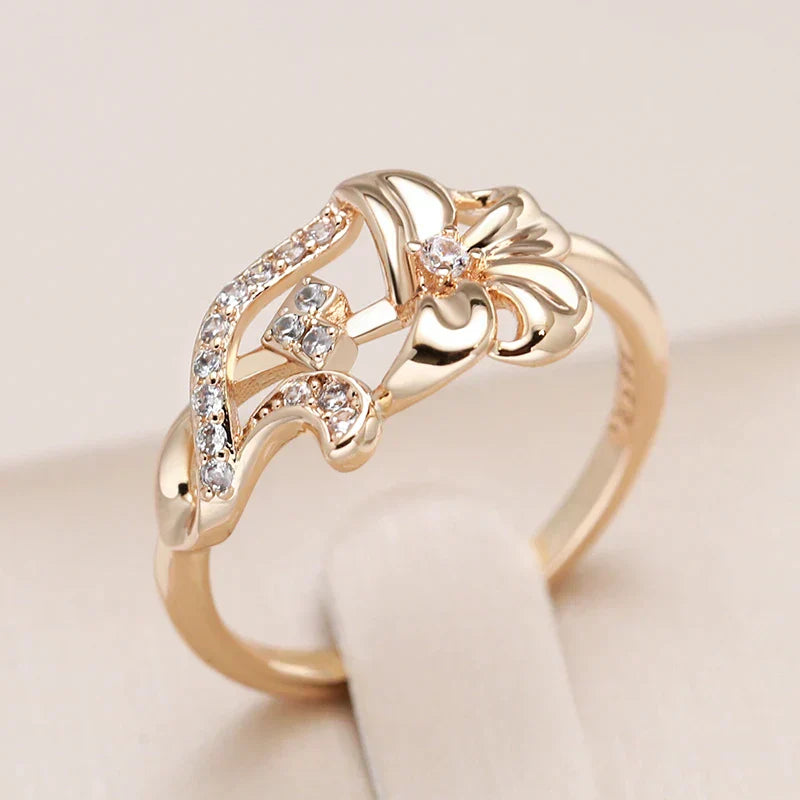 Piece of jewelry made from elegantly gilded material
