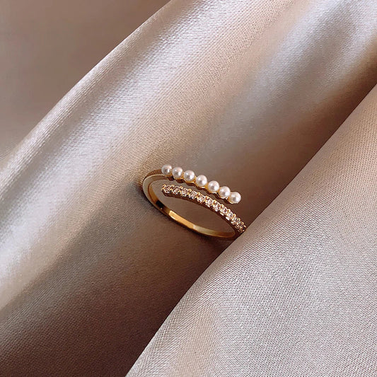 Elegant Adjustable Gold Ring with Pearls and Sparkling Zirconia Stones