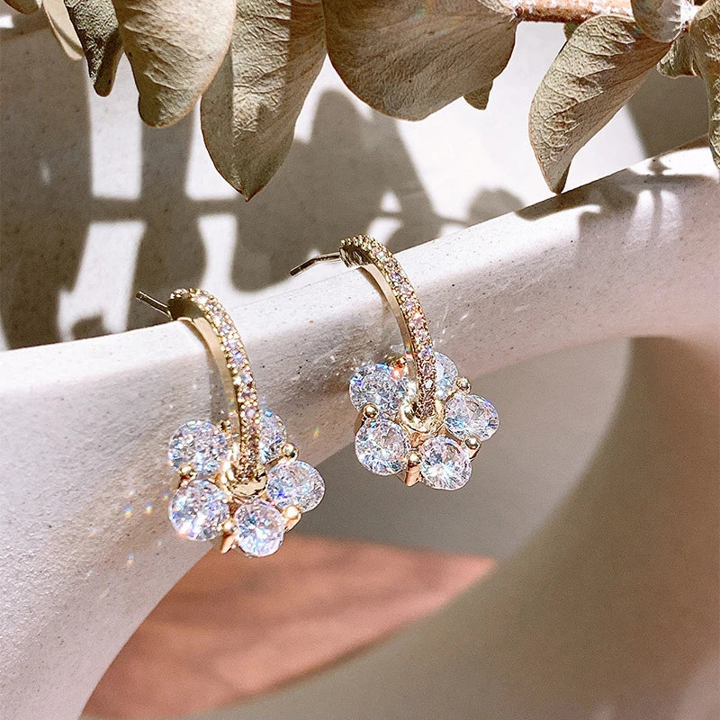 Elegant Gold Earrings with Sparkling Crystal Flowers