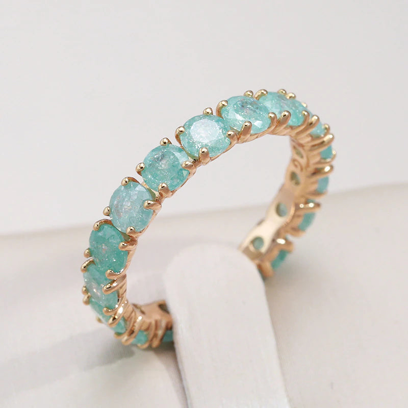 Elegant gold ring with sparkling round gemstone