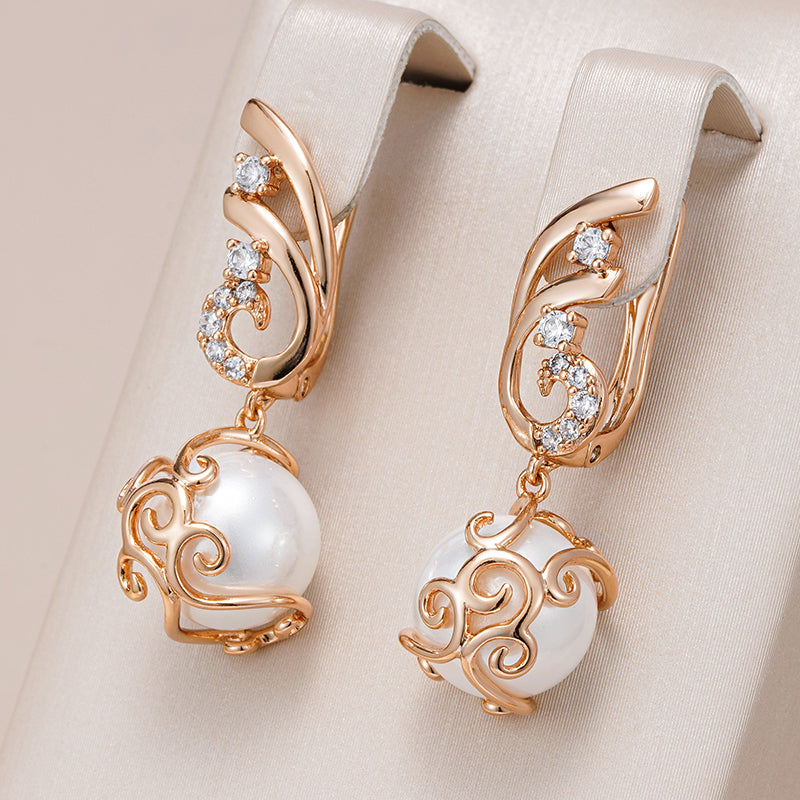 Stylish earrings with exquisite freshwater pearls