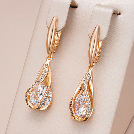 Elegant, shimmering crystal earrings in white