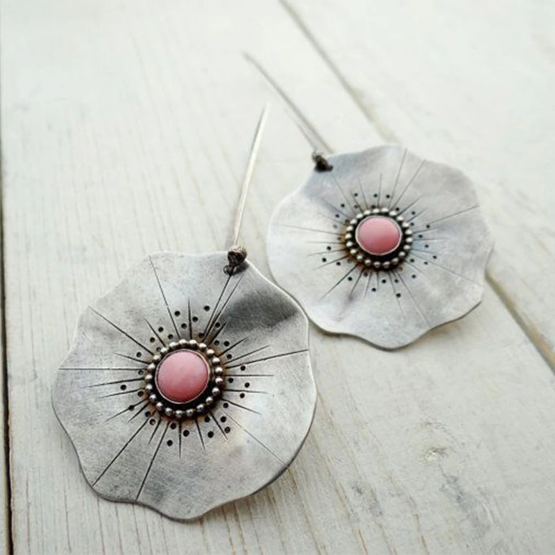 Elegant Vintage Earrings with Filigree Petals made of Silver and Radiant Red Stone