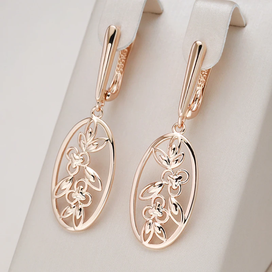 Stylish Gold Round Earrings for a Touch of Elegance