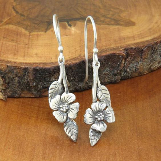 Timeless Vintage Silver Rose Earrings for an Elegant Look