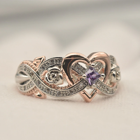 Radiant, elegant heart ring made of noble rose gold