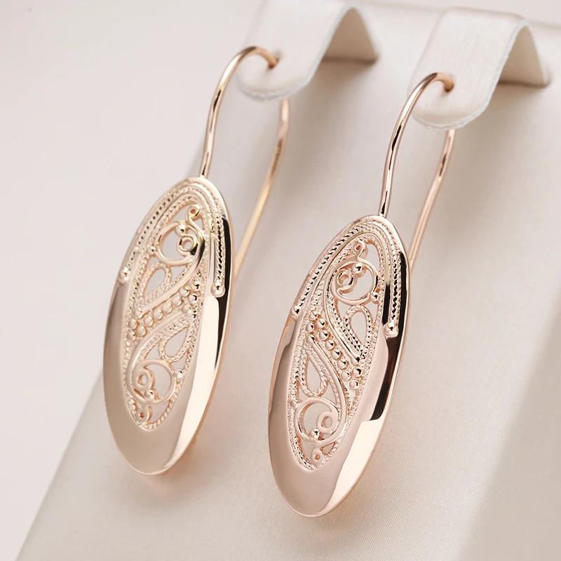 Glamorous Gold Earrings for Any Occasion