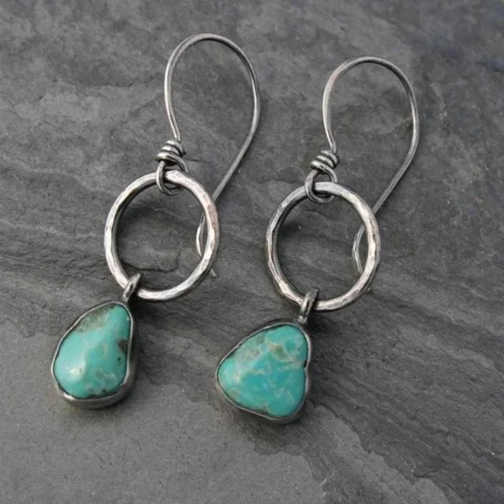 Vintage Silver Earrings with Turquoise Stones – A Touch of Elegance