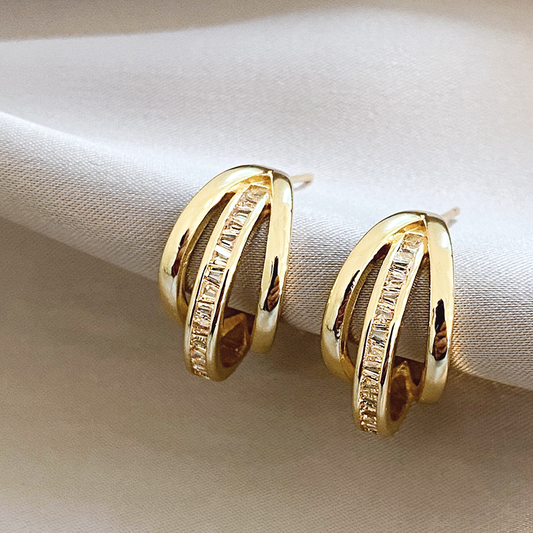 Elegant triple earrings made of high-quality gold