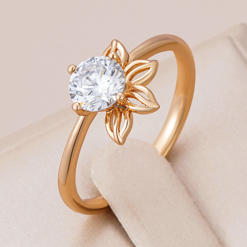 Stylish gold-plated zirconia ring for a touch of elegance