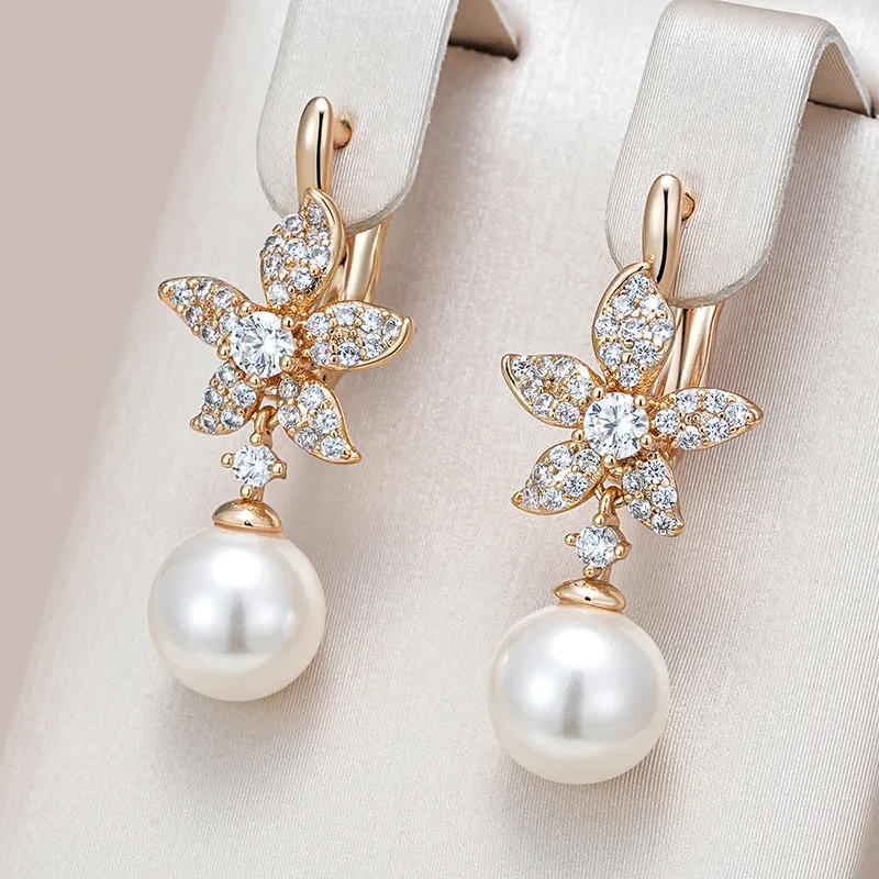 Glamorous Pearl Earrings with Shimmering Shine