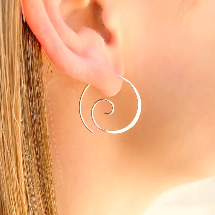 Elegant Vintage Spiral Earrings in Silver-Plated Design