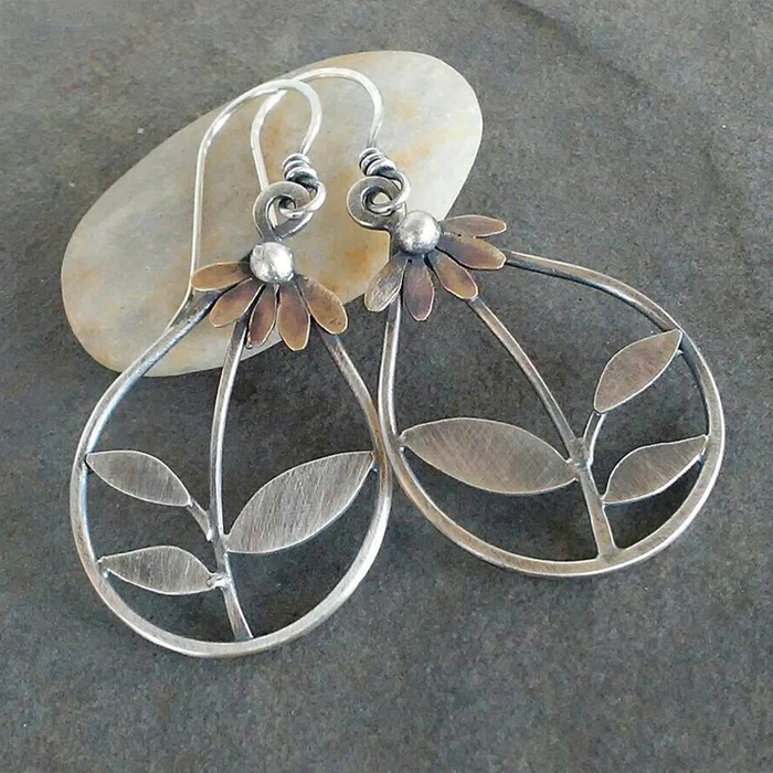 Charming Vintage Floral Silver Earrings